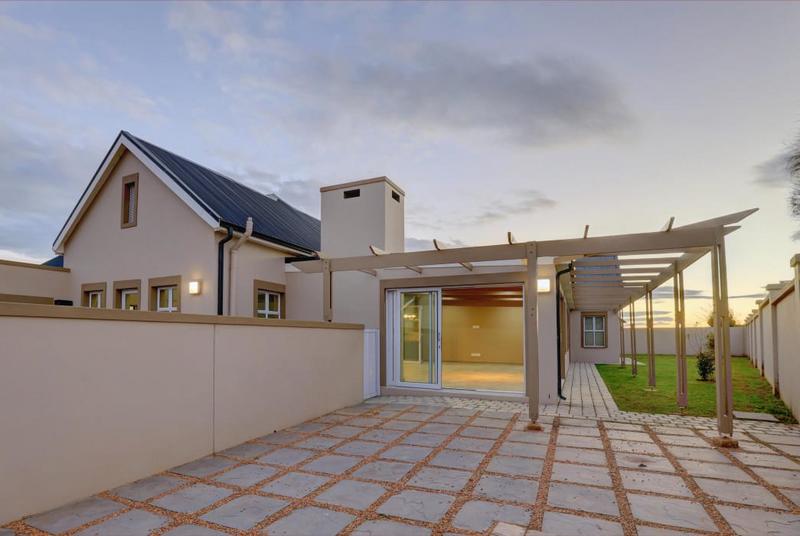 To Let 4 Bedroom Property for Rent in Kingswood Golf Estate Western Cape